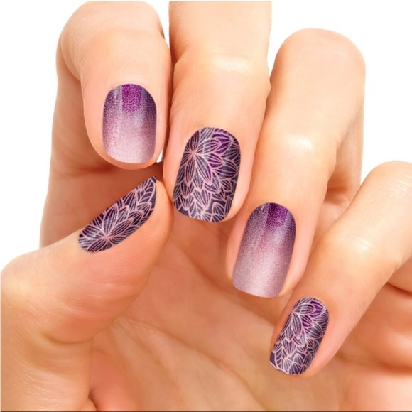 *Retired* Color Street: Rule of Plum | Purple Rose Gold Floral Fall Spring Ombre - Picture 10 of 12